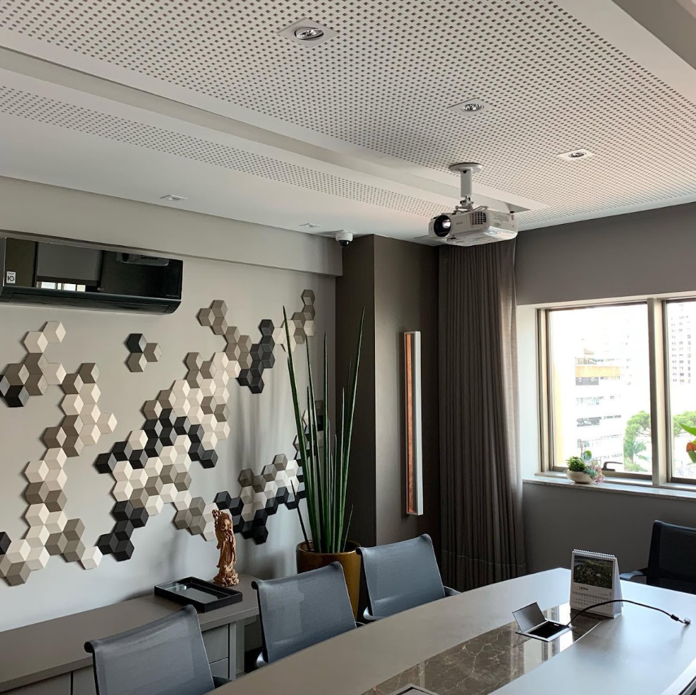 Sala de projeção integrada ao ambiente